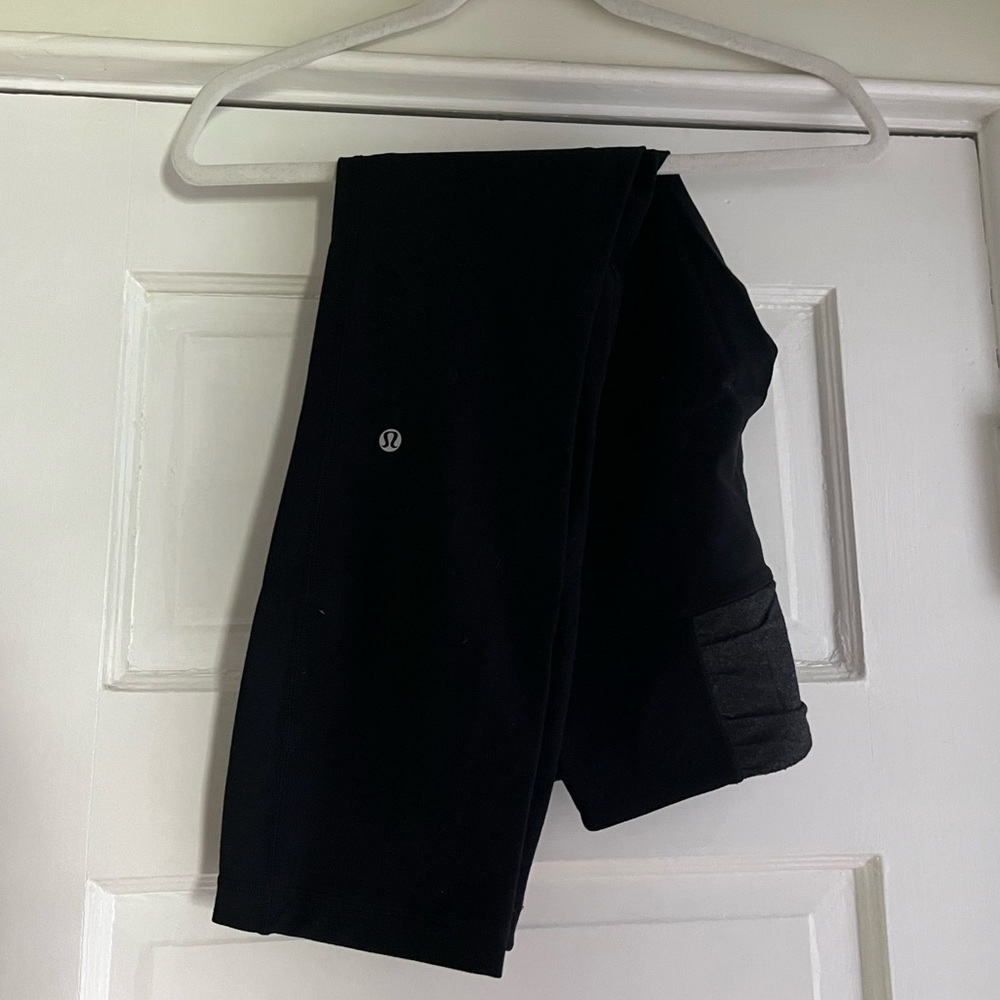 Lululemon Cropped/Capri Yoga Pants